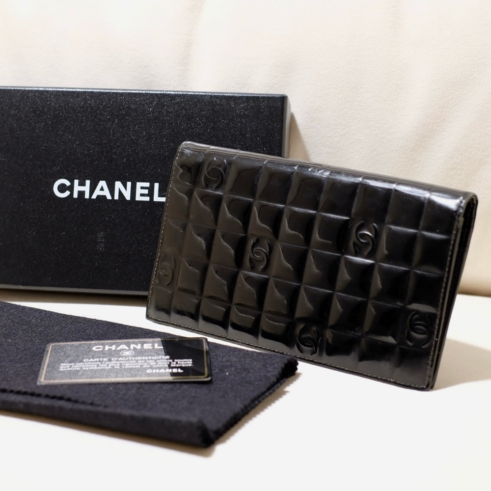 Chanel Chocolate Bar Patent Leather Bifold Long Wallet